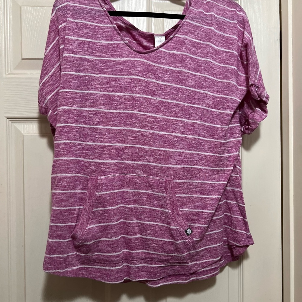 Livi Active top, soft and comfy, pretty pinky purple color